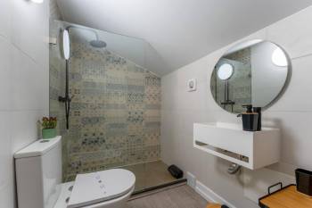 Doppelstockzimmer mit 2 Betten, Privates Badezimmer außen.1